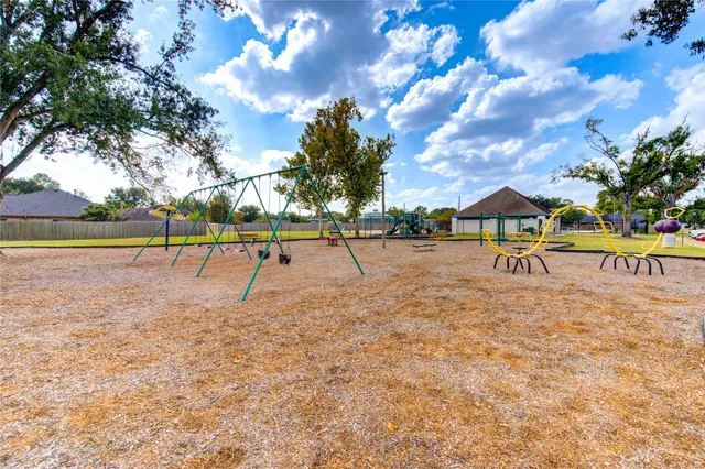 $299,900 | 19507 Flintside Drive, Katy, TX 77449