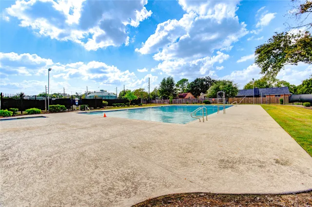 $299,900 | 19507 Flintside Drive, Katy, TX 77449