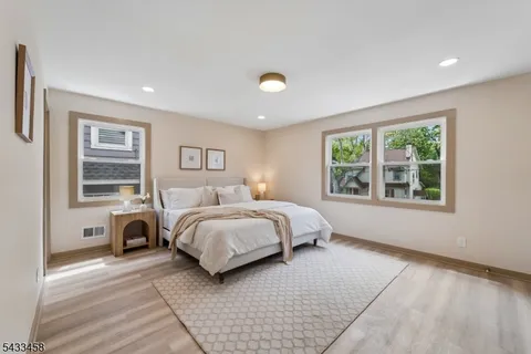 $1,195,000 | 15 Elberta Road, Maplewood, NJ 07040