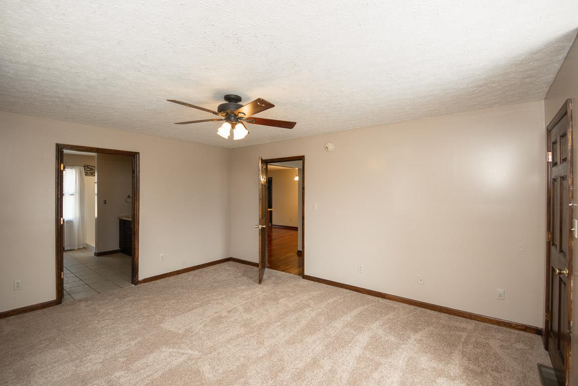 101 Spring Creek Road Waverly, TN 37185 - Photo 16 of 30 Master has New Carpet