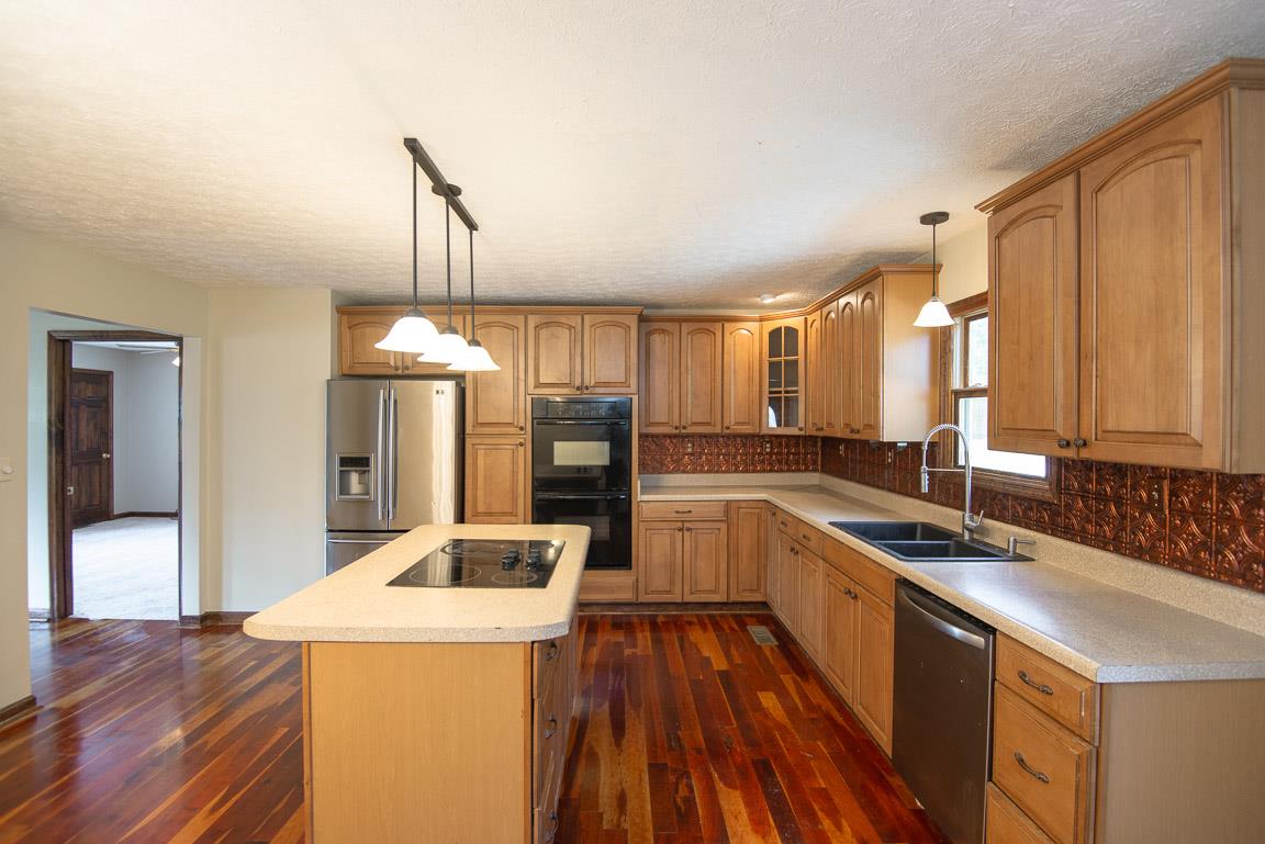 101 Spring Creek Road Waverly, TN 37185 - Photo 10 of 30 Great Space for Entertaining