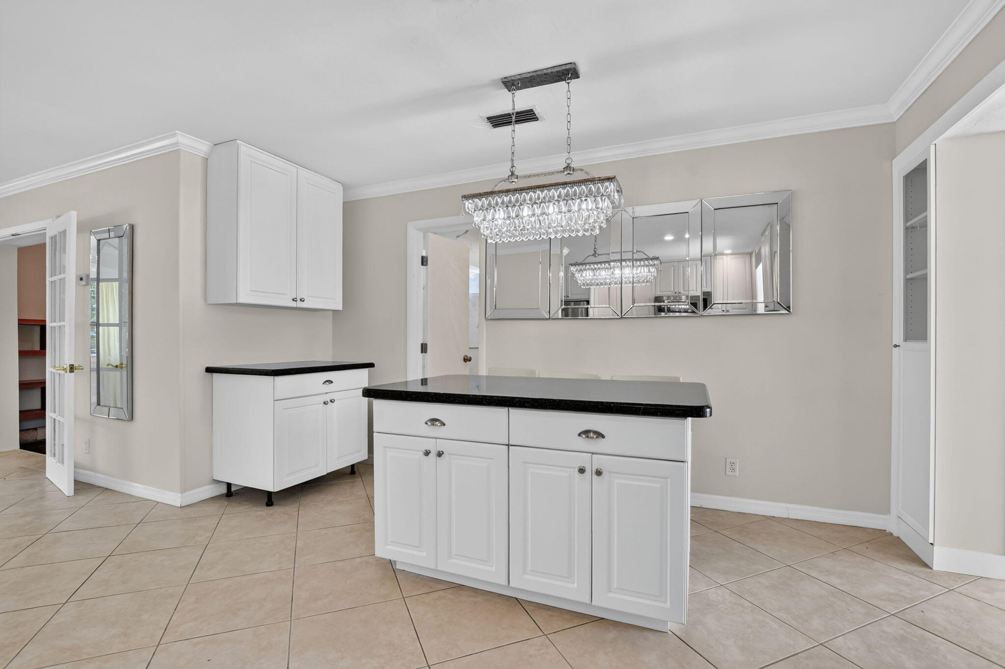 421 Southwest 2nd Street Boca Raton, FL 33432 - Photo 10 of 36 Kitchen