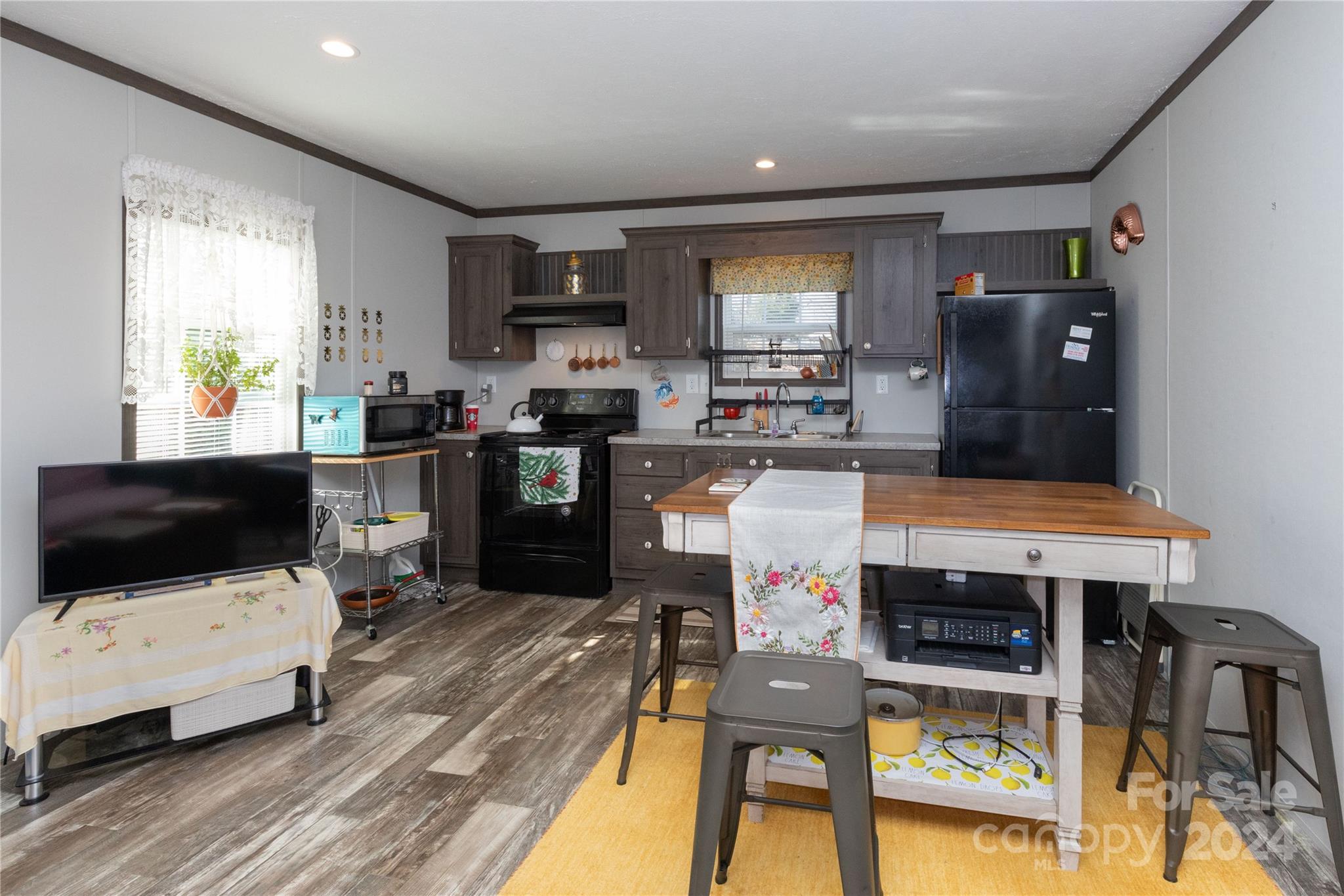 450 Mc Kinney Road Marion, NC 28752 - Photo 5 of 12 Gallery Image 5