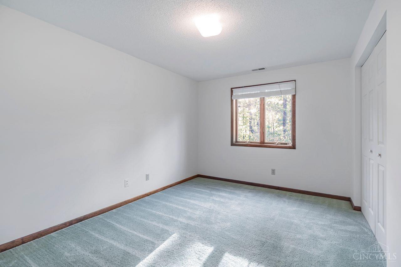 2557 Devils Backbone Road Cincinnati, OH 45233 - Photo 31 of 56 Gallery Image 31