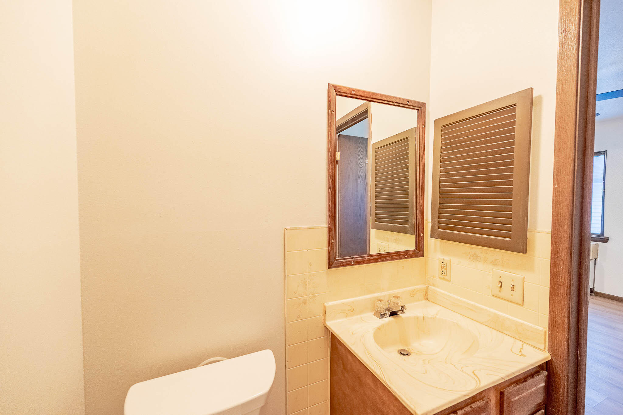 8491 North 107th Street, Unit 4 Milwaukee, WI 53224 - Photo 5 of 8 107th - 071