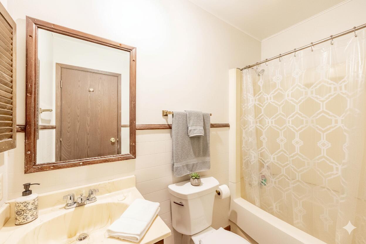 8491 North 107th Street, Unit 4 Milwaukee, WI 53224 - Photo 8 of 8 Gemini_Generated_Image_9e588r9e588r9e58