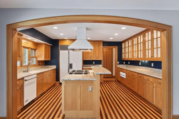 $4,800 | 5207 Doncaster Way, Edina, MN 55436