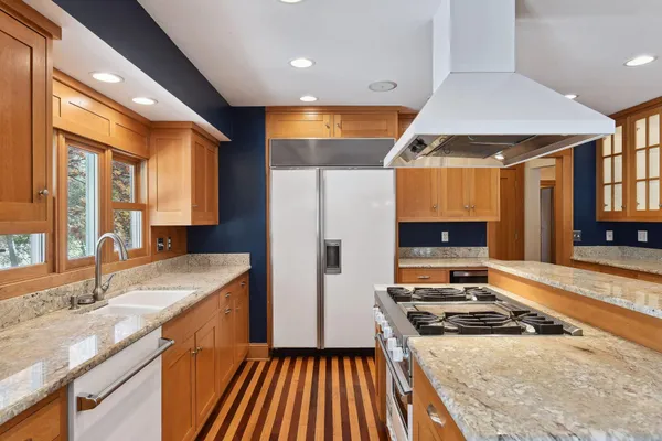 $4,800 | 5207 Doncaster Way, Edina, MN 55436