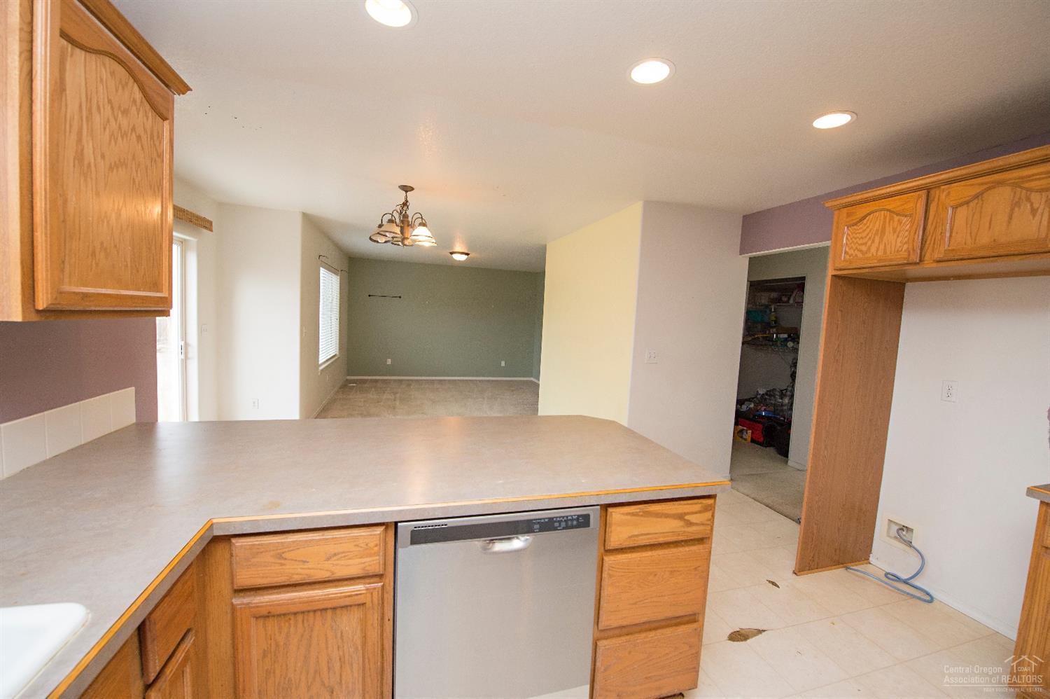 355 Northwest Antler Loop Redmond, OR 97756 - Photo 9 of 25 Additional Photo