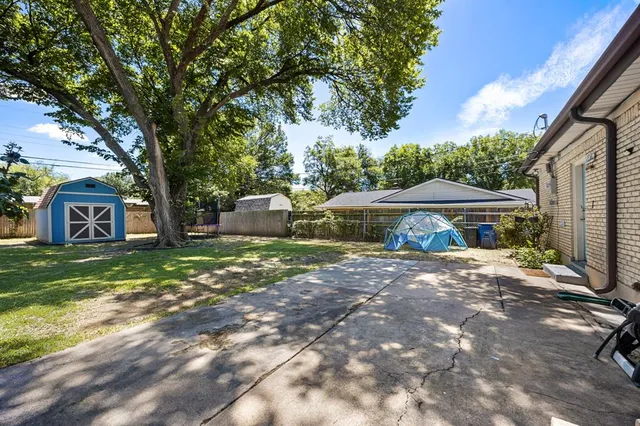 $2,150 | 404 East Alexander Lane, Euless, TX 76040