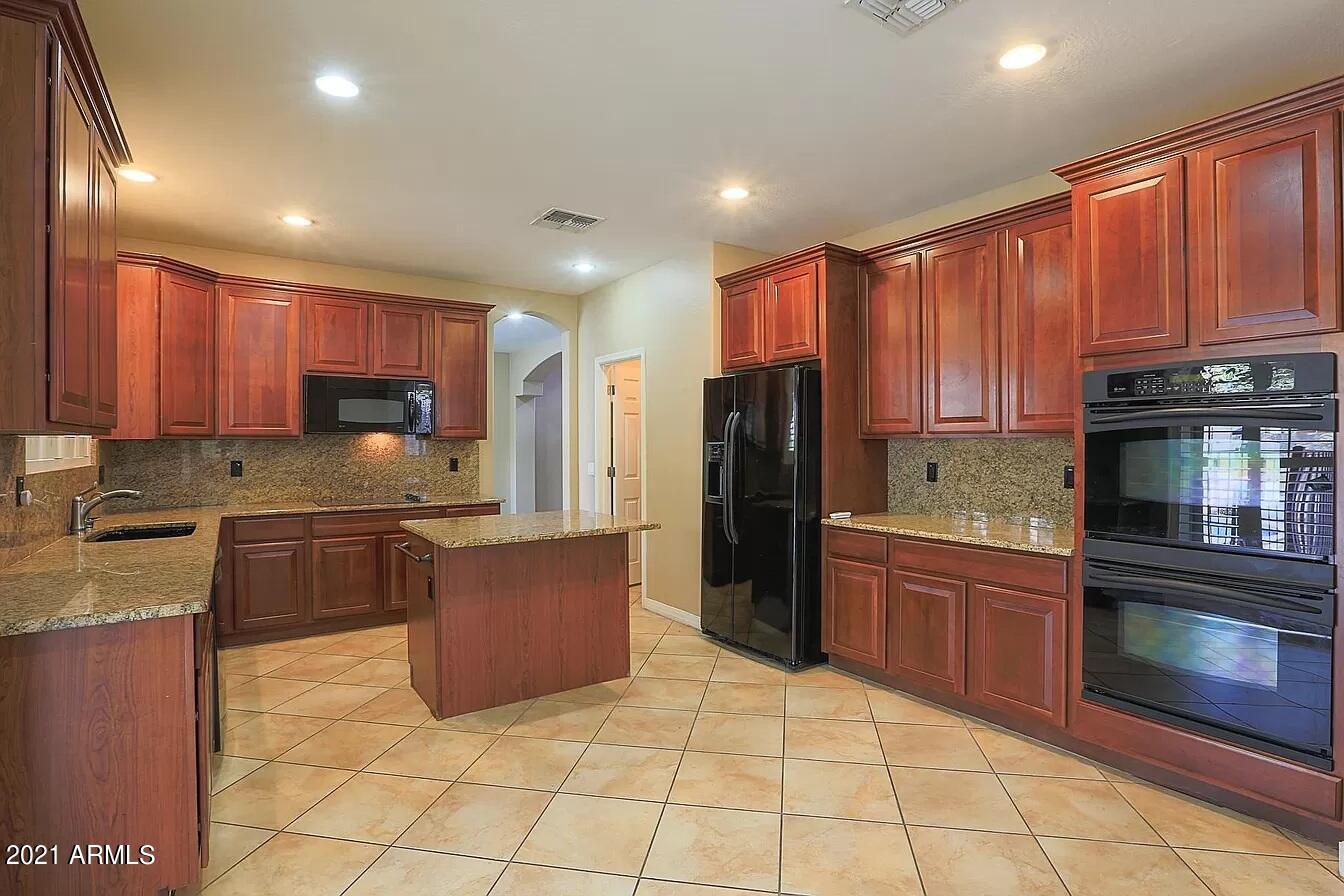 5030 West Parsons Road Phoenix, AZ 85083 - Photo 10 of 38 kitchen1