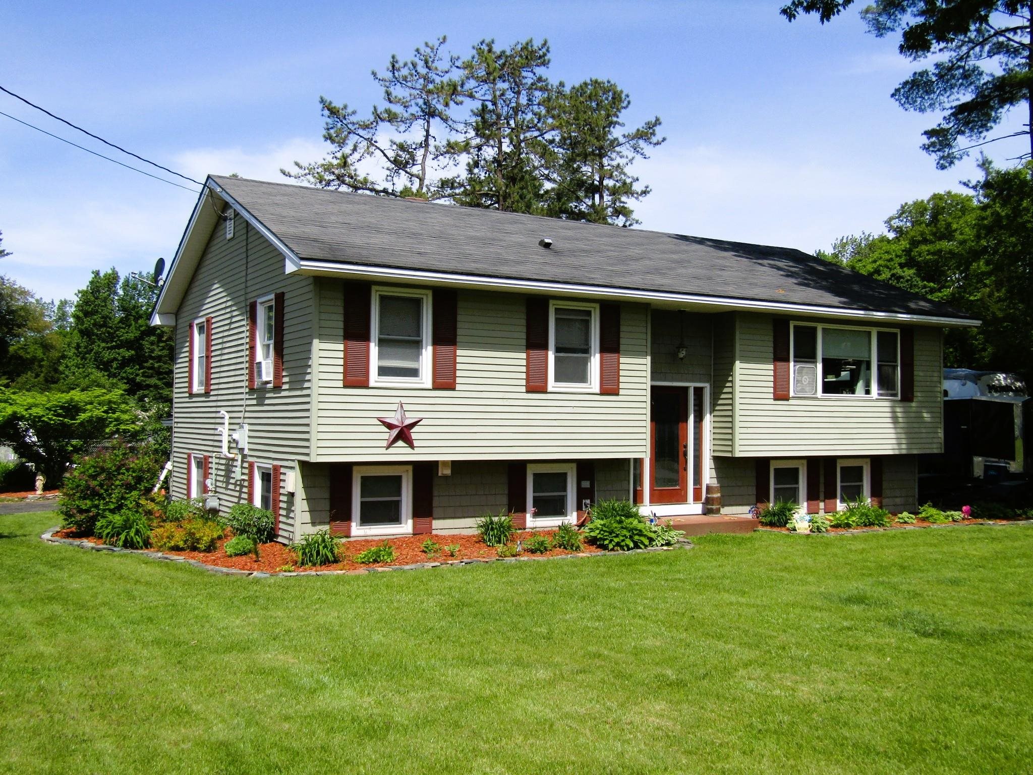 31 Stearns Court Swanton, VT 05488 - Photo 1 of 45