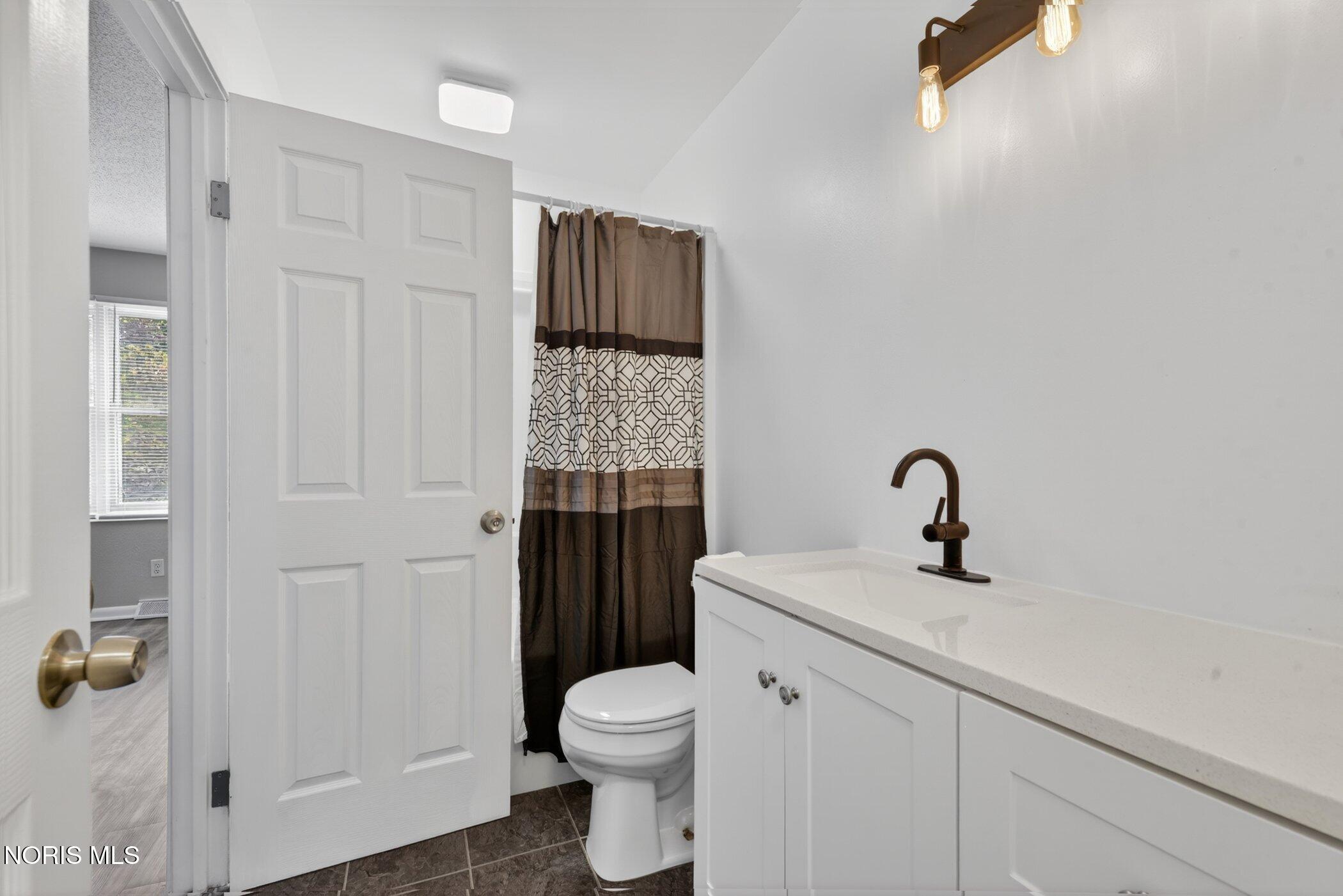 6715 Garden Road Maumee, OH 43537 - Photo 23 of 36 Gallery Image 23