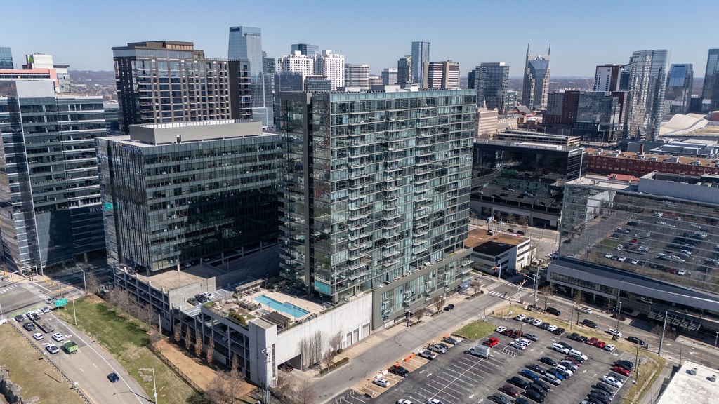 1212 Laurel Street, Unit 2303 Nashville, TN 37203 - Photo 6 of 31 a city view with tall buildings