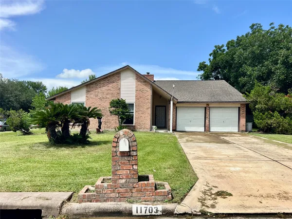 $246,500 | 11703 South Seawood Drive, Houston, TX 77089