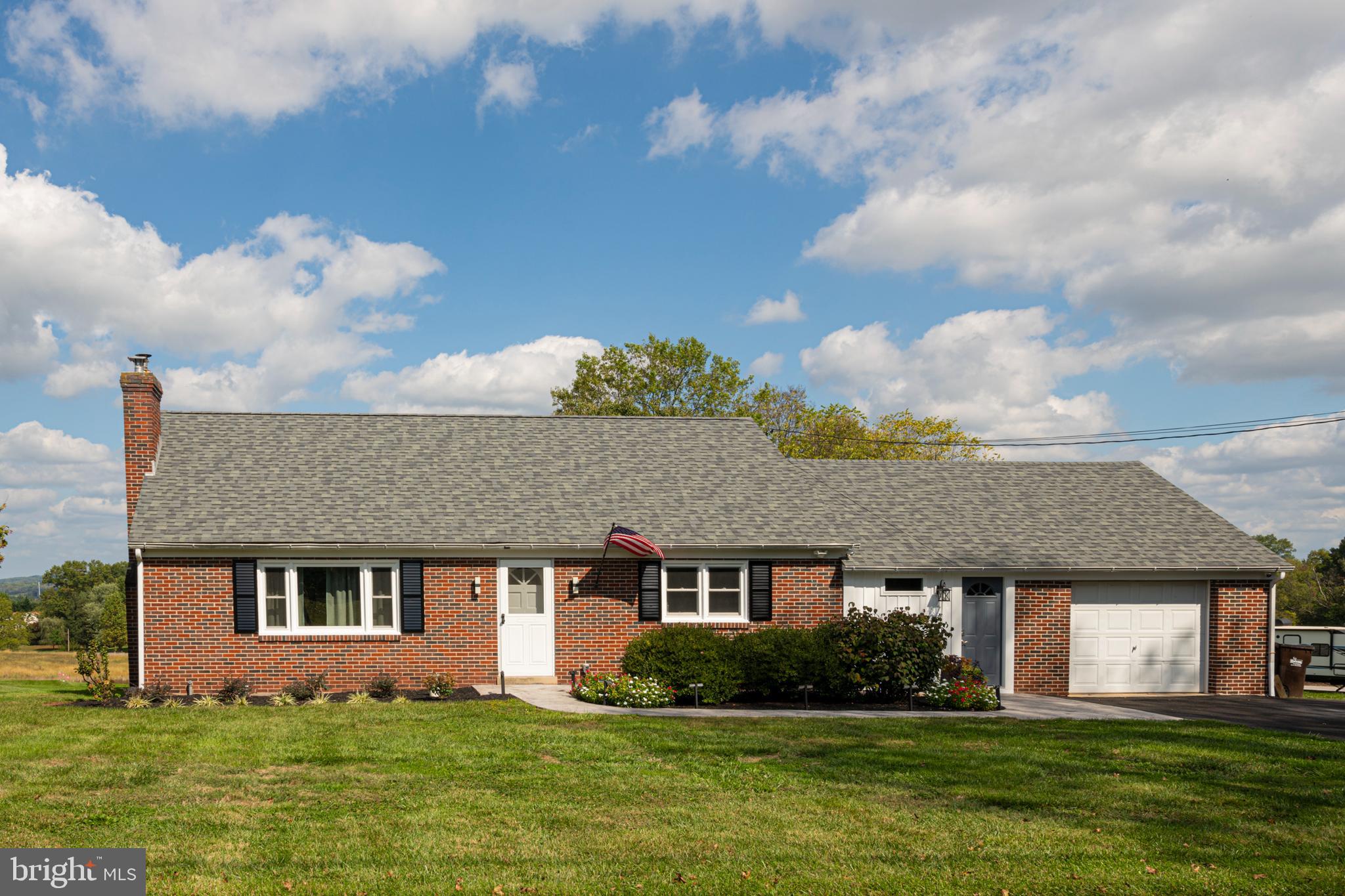 51 Keen Road Spring City, PA 19475 - Photo 1 of 32 front view of a house with a yard