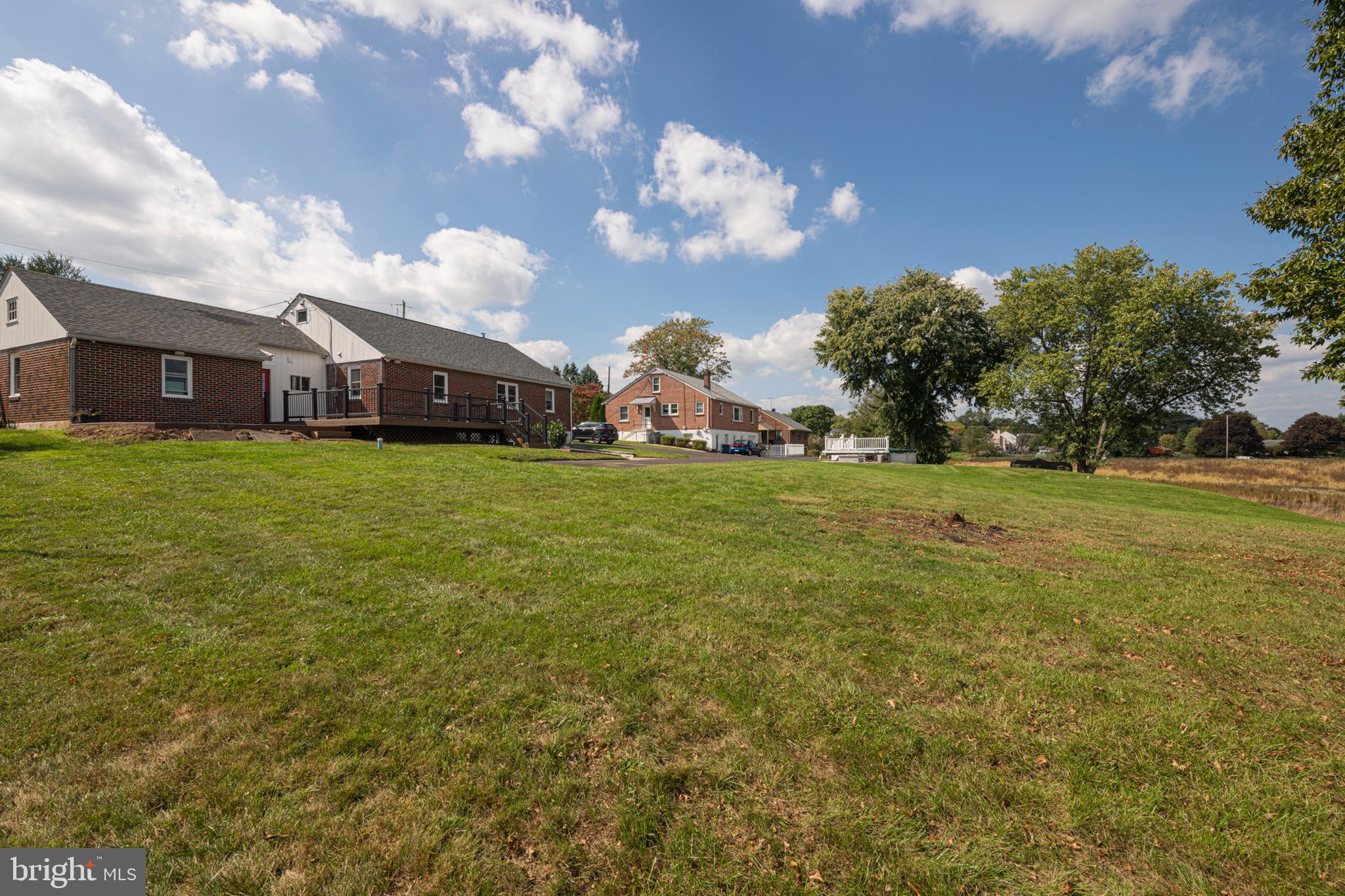 51 Keen Road Spring City, PA 19475 - Photo 7 of 32 a view of a big yard with palm trees