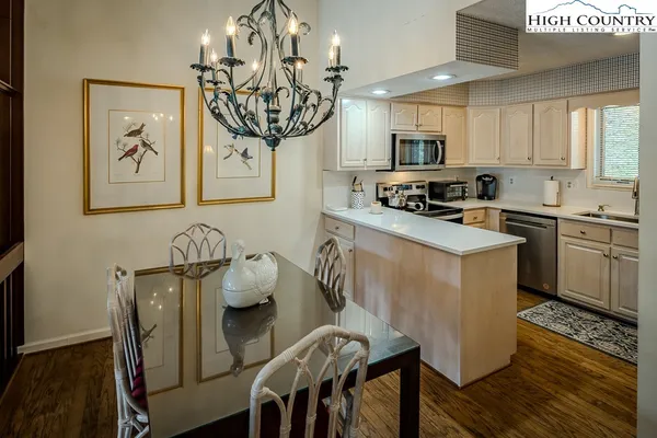 $139,900 | 185 Waterside Drive, Unit 20 SHARE OF WALNUT 5, Blowing Rock, NC 28605