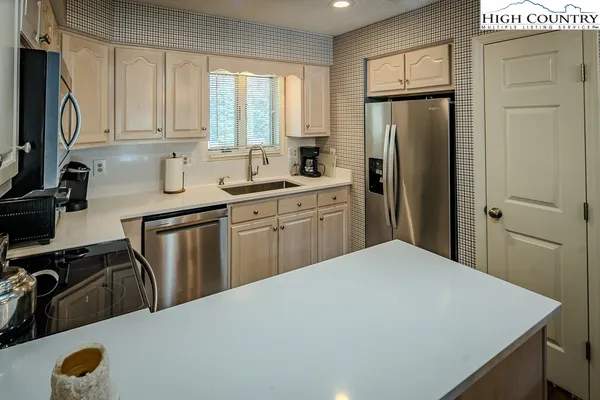 $139,900 | 185 Waterside Drive, Unit 20 SHARE OF WALNUT 5, Blowing Rock, NC 28605