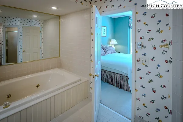 $139,900 | 185 Waterside Drive, Unit 20 SHARE OF WALNUT 5, Blowing Rock, NC 28605