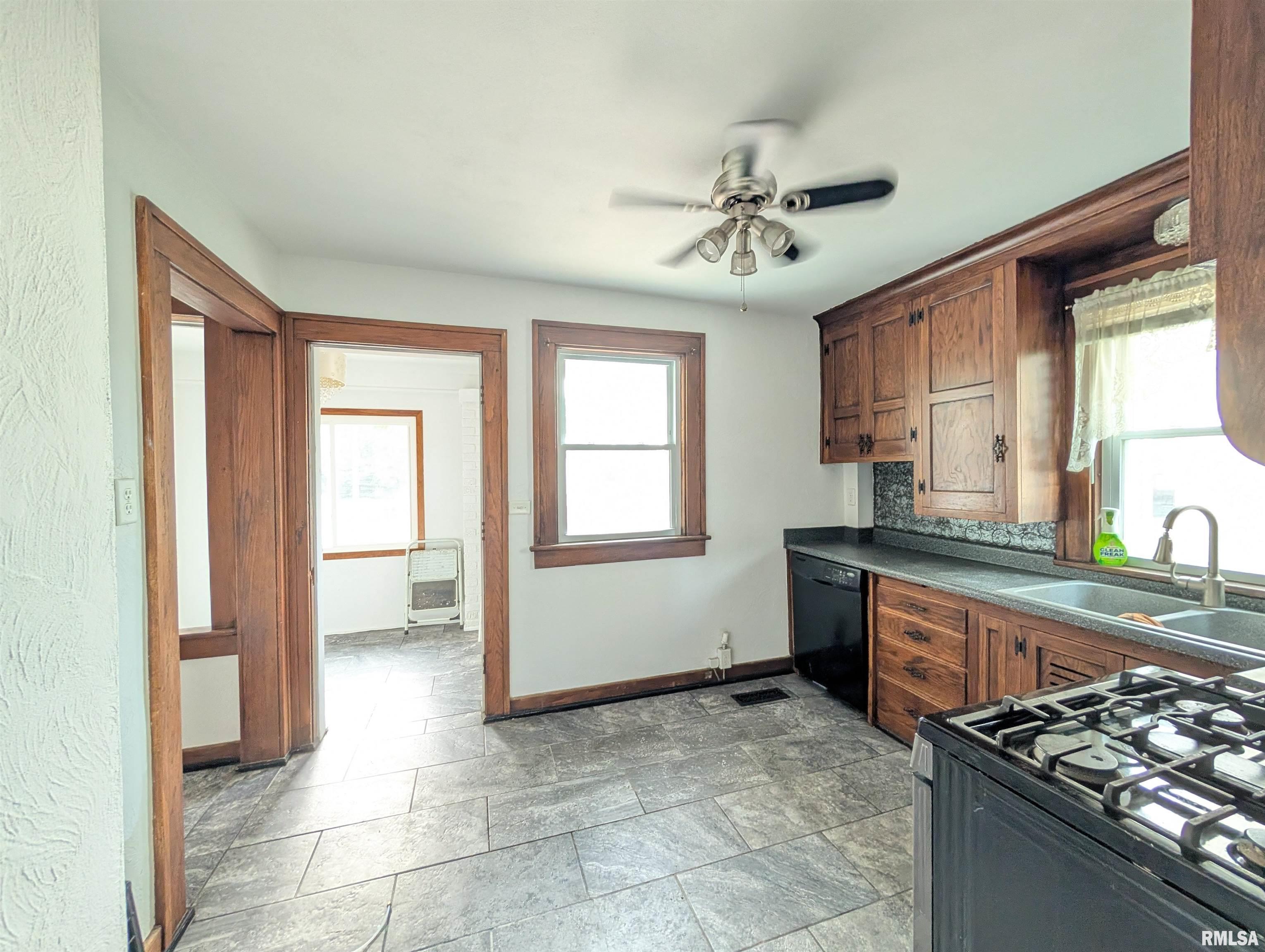 5914 Madison Street Bartonville, IL 61607 - Photo 12 of 38