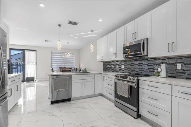 $3,000 | 11851 Southwest 220th Street, Miami, FL 33170