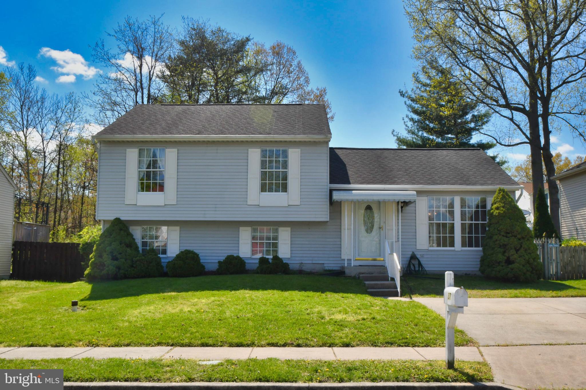 37 Yew Road Baltimore, MD 21221 - Photo 1 of 55 Front