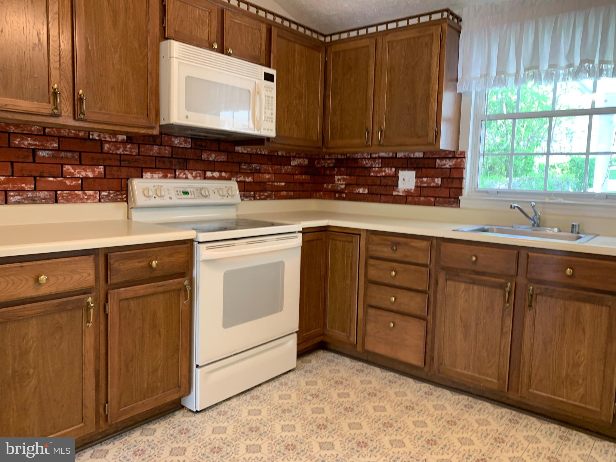 37 Yew Road Baltimore, MD 21221 - Photo 14 of 55 Kitchen