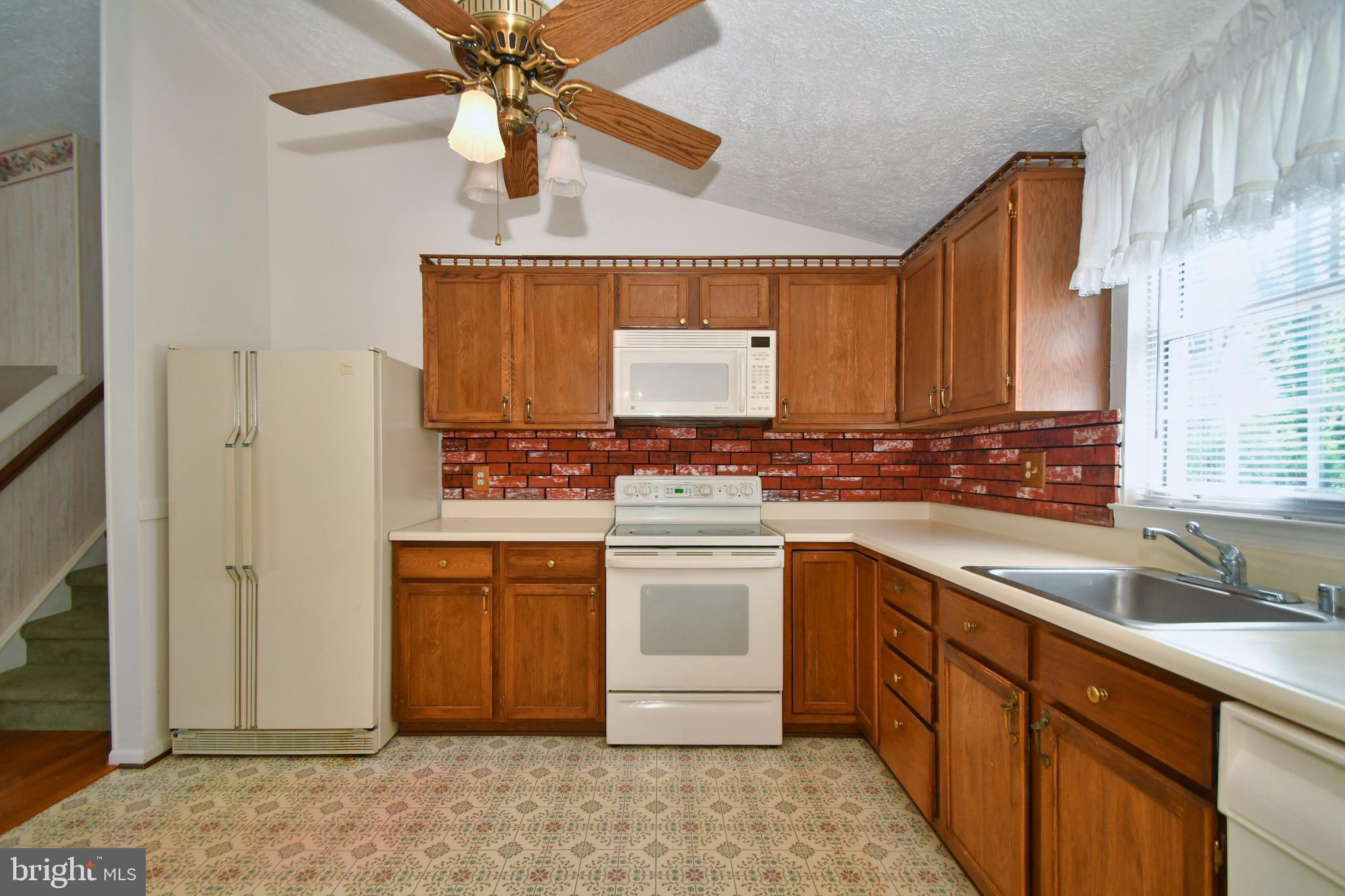 37 Yew Road Baltimore, MD 21221 - Photo 16 of 55 Kitchen