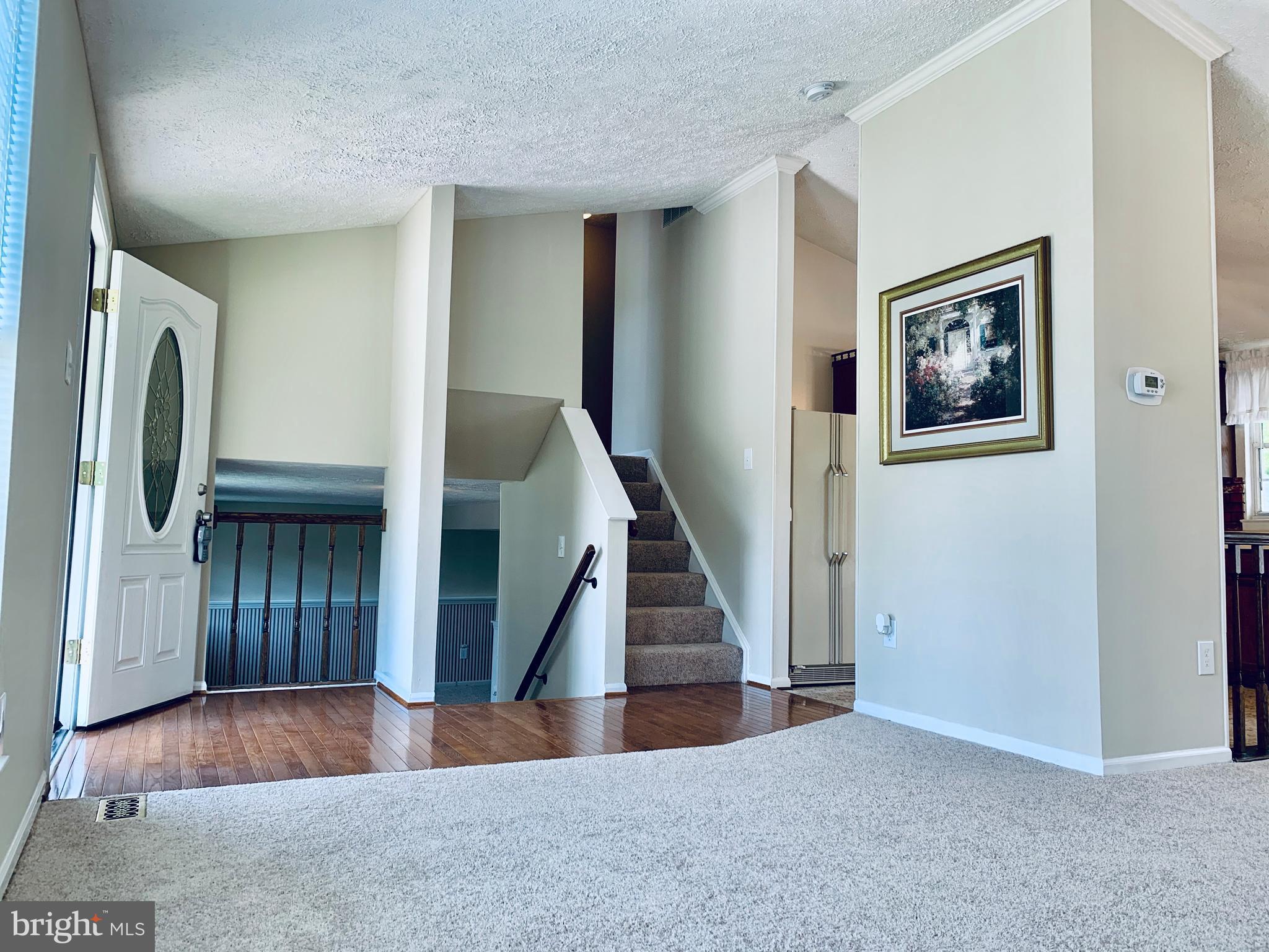 37 Yew Road Baltimore, MD 21221 - Photo 4 of 55 Living Room