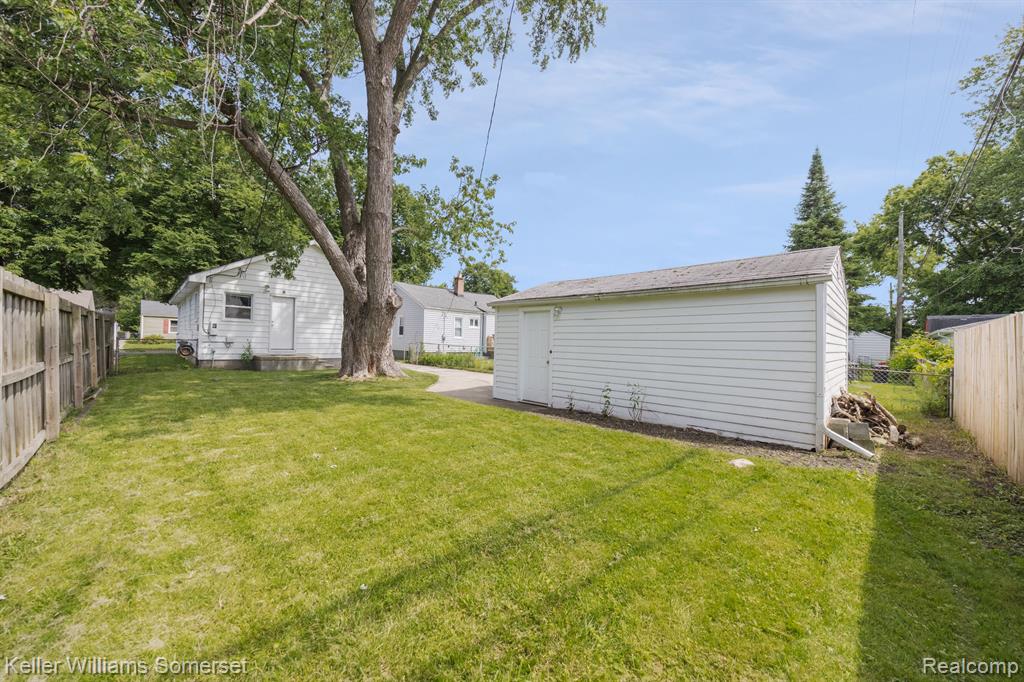 2115 Leitch Road Ferndale, MI 48220 - Photo 24 of 30