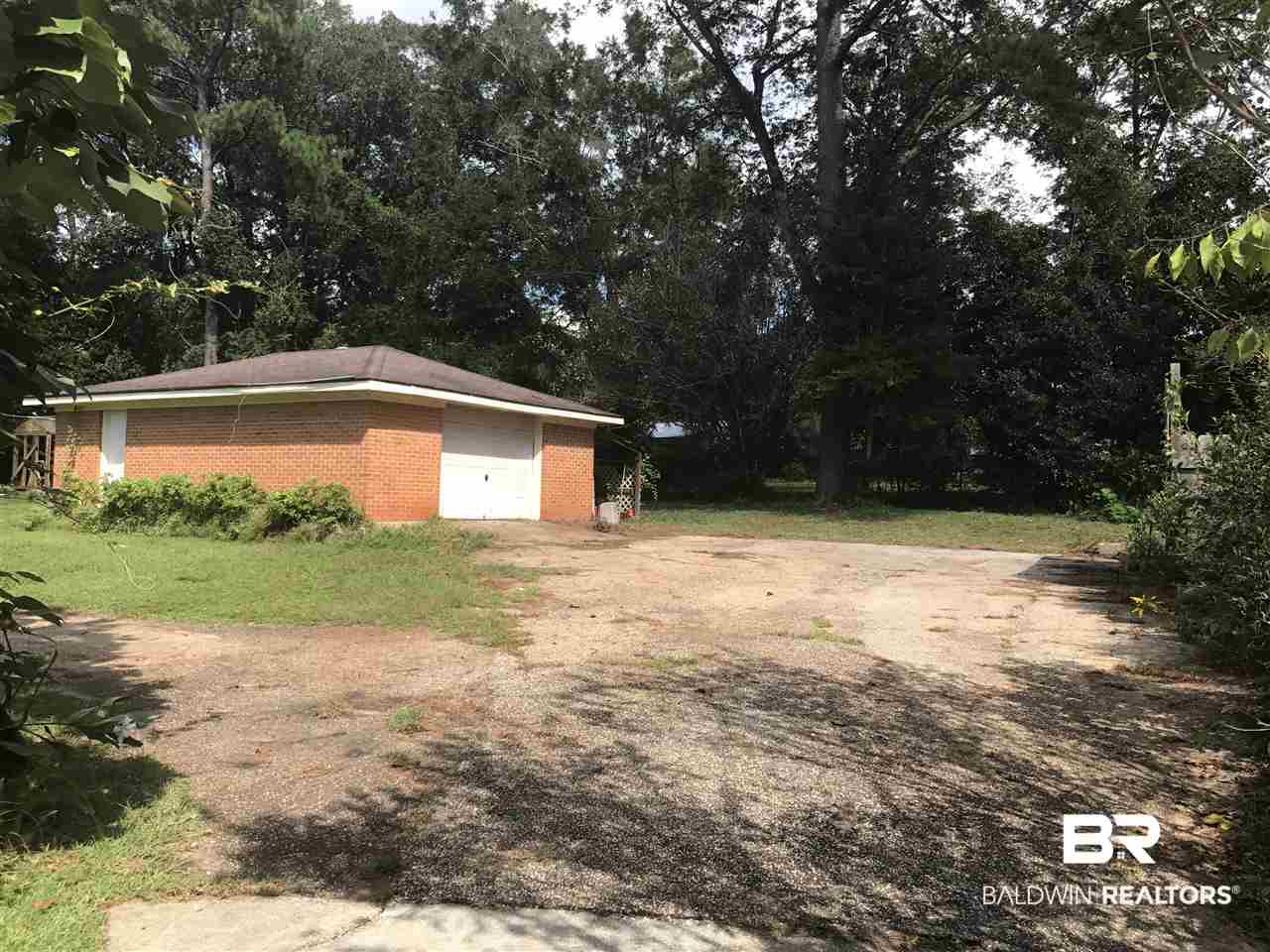 115 Wilson Drive Daphne, AL 36527 - Photo 15 of 23 Garage