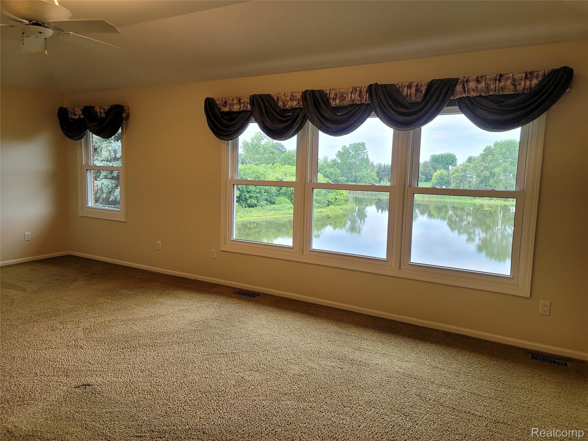 1235 Tulberry Circle Rochester, MI 48306 - Photo 19 of 36 20210825_085946.jpg