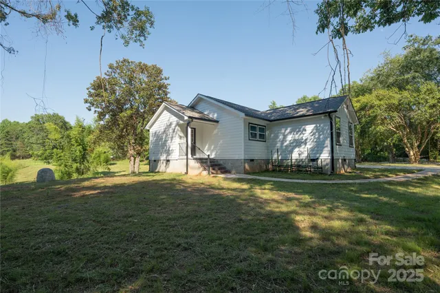 $315,000 | 116 Hornets Nest Court, Bessemer City, NC 28016