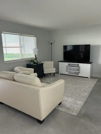 $1,800 | 746 Flanders North, Delray Beach, FL 33484