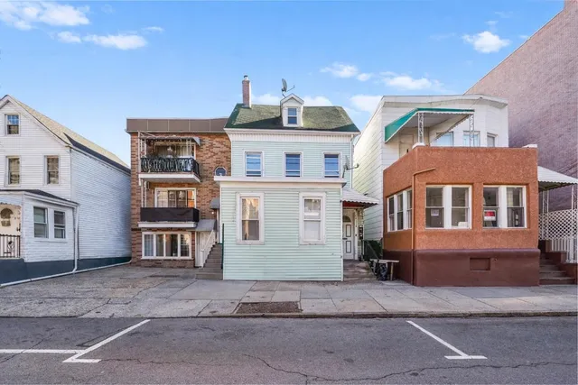 $1,950 | 6118 Palisade Avenue, Unit 2, West New York, NJ 07093