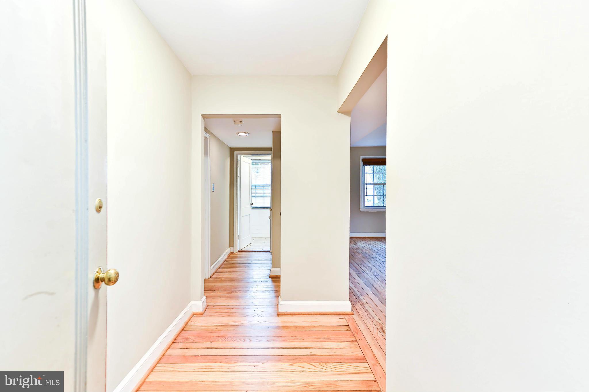 2912 13th Road South, Unit 102 Arlington, VA 22204 - Photo 2 of 21 Interior (General)