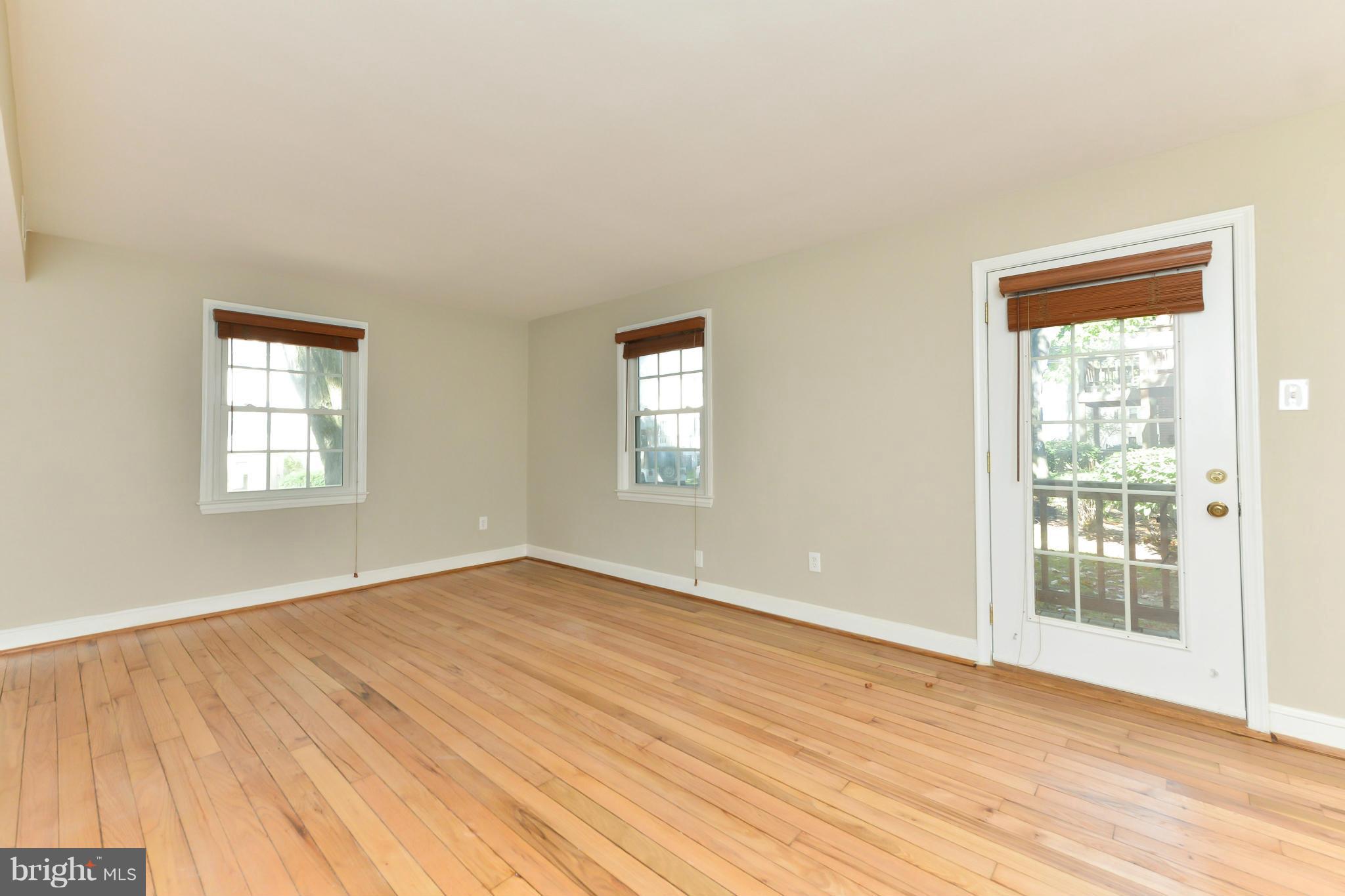 2912 13th Road South, Unit 102 Arlington, VA 22204 - Photo 3 of 21 Family Room
