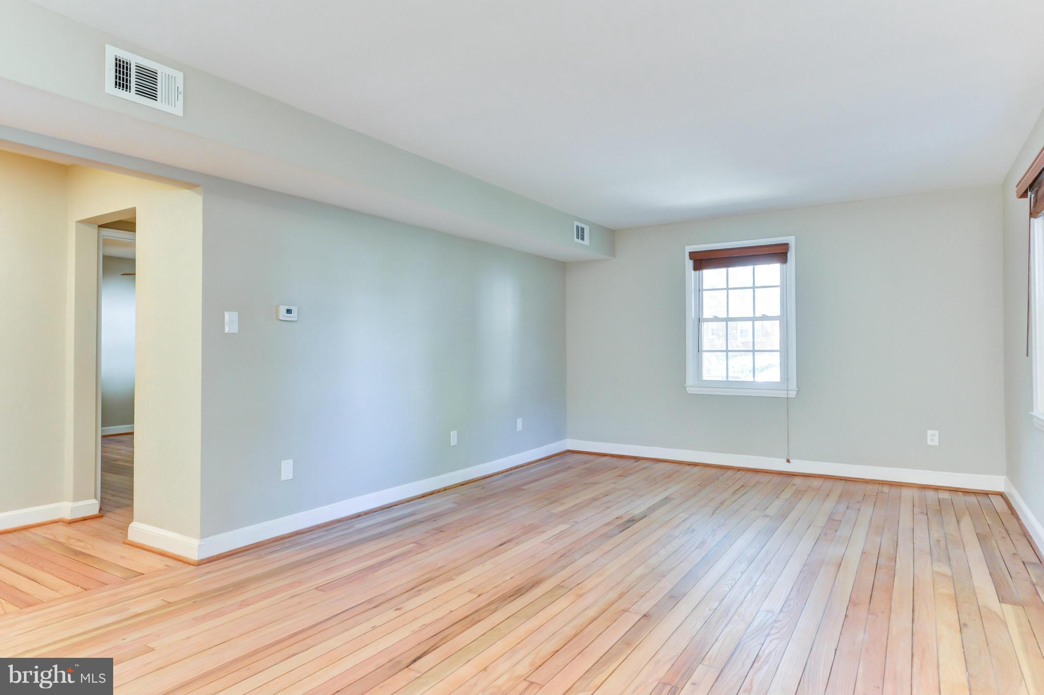 2912 13th Road South, Unit 102 Arlington, VA 22204 - Photo 4 of 21 Family Room
