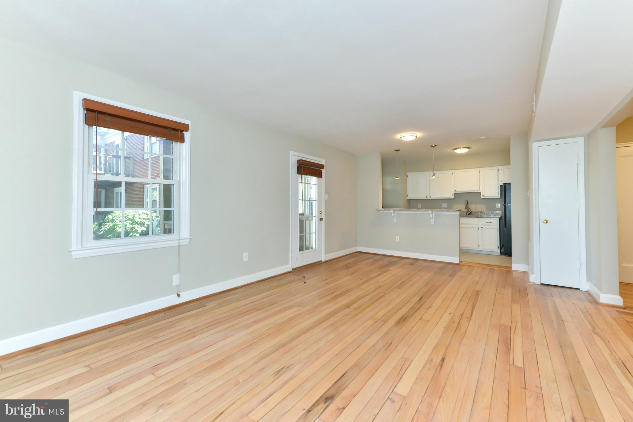 2912 13th Road South, Unit 102 Arlington, VA 22204 - Photo 5 of 21 Family Room