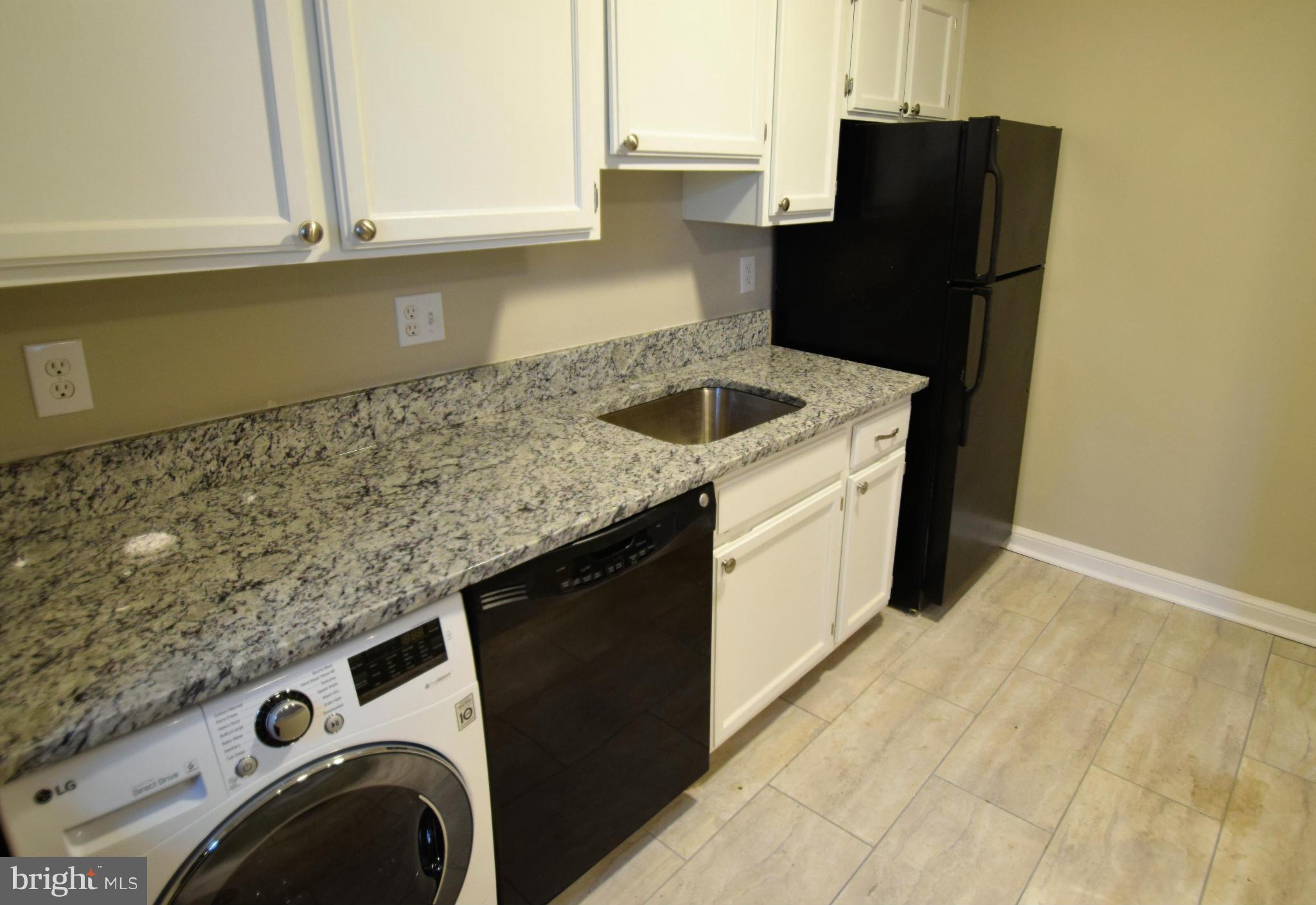 2912 13th Road South, Unit 102 Arlington, VA 22204 - Photo 9 of 21 Kitchen