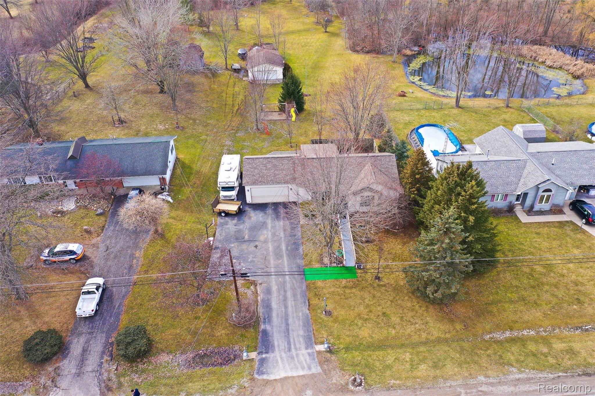 3198 South Irish Road Davison, MI 48423 - Photo 35 of 42 3198-S-Irish-Road-outside front.jpg