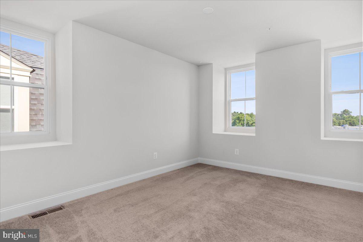 521 East 7th Street Frederick, MD 21701 - Photo 27 of 44 4th Level 3rd Bedroom