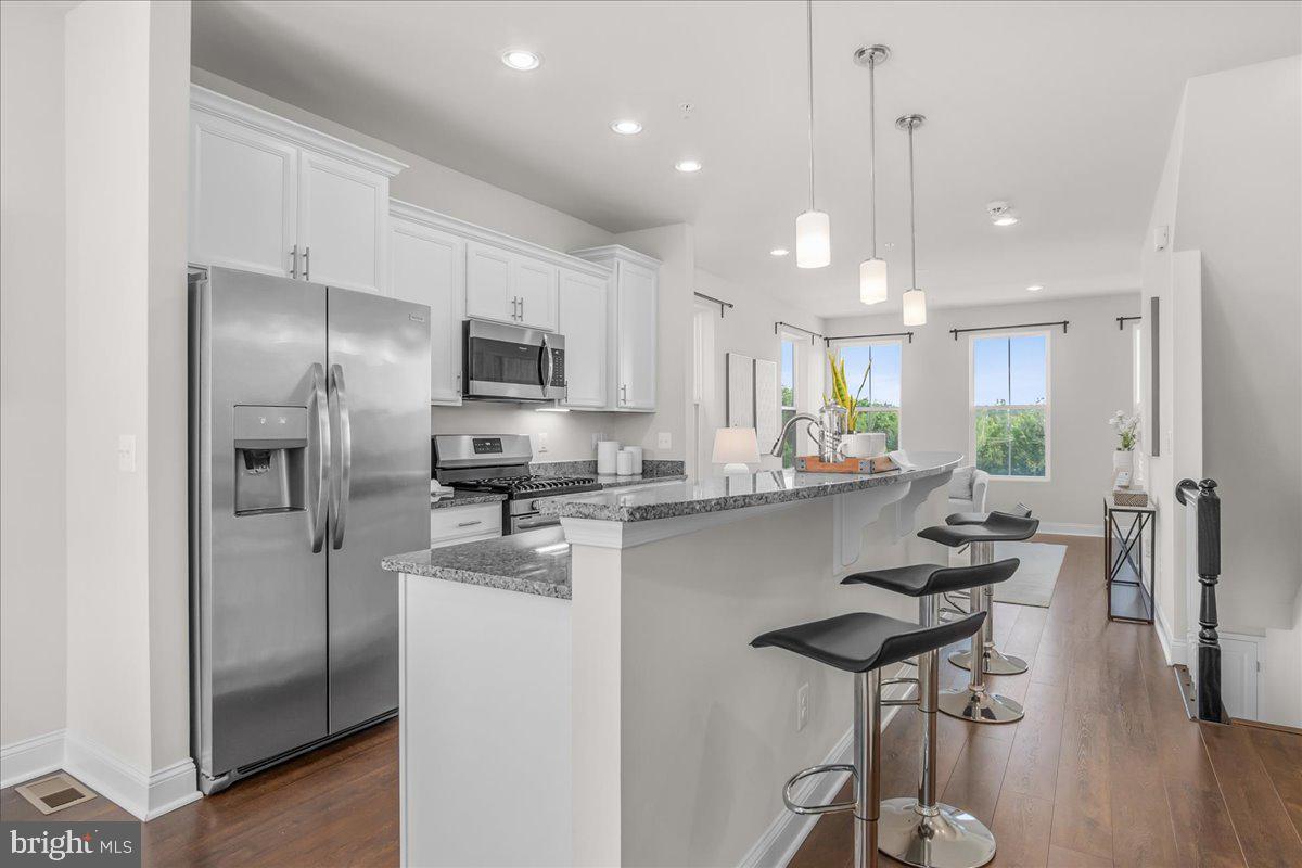 521 East 7th Street Frederick, MD 21701 - Photo 3 of 44 Large Center Kitchen Island