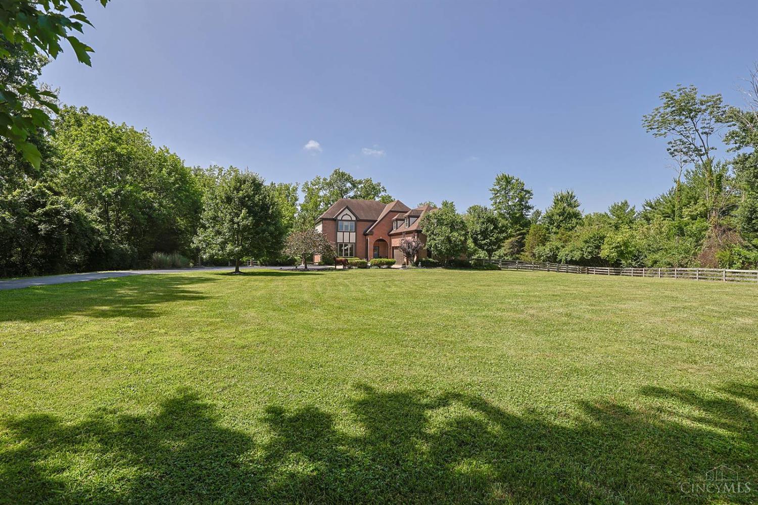 723 Nunner Road Maineville, OH 45039 - Photo 2 of 98 Large front yard