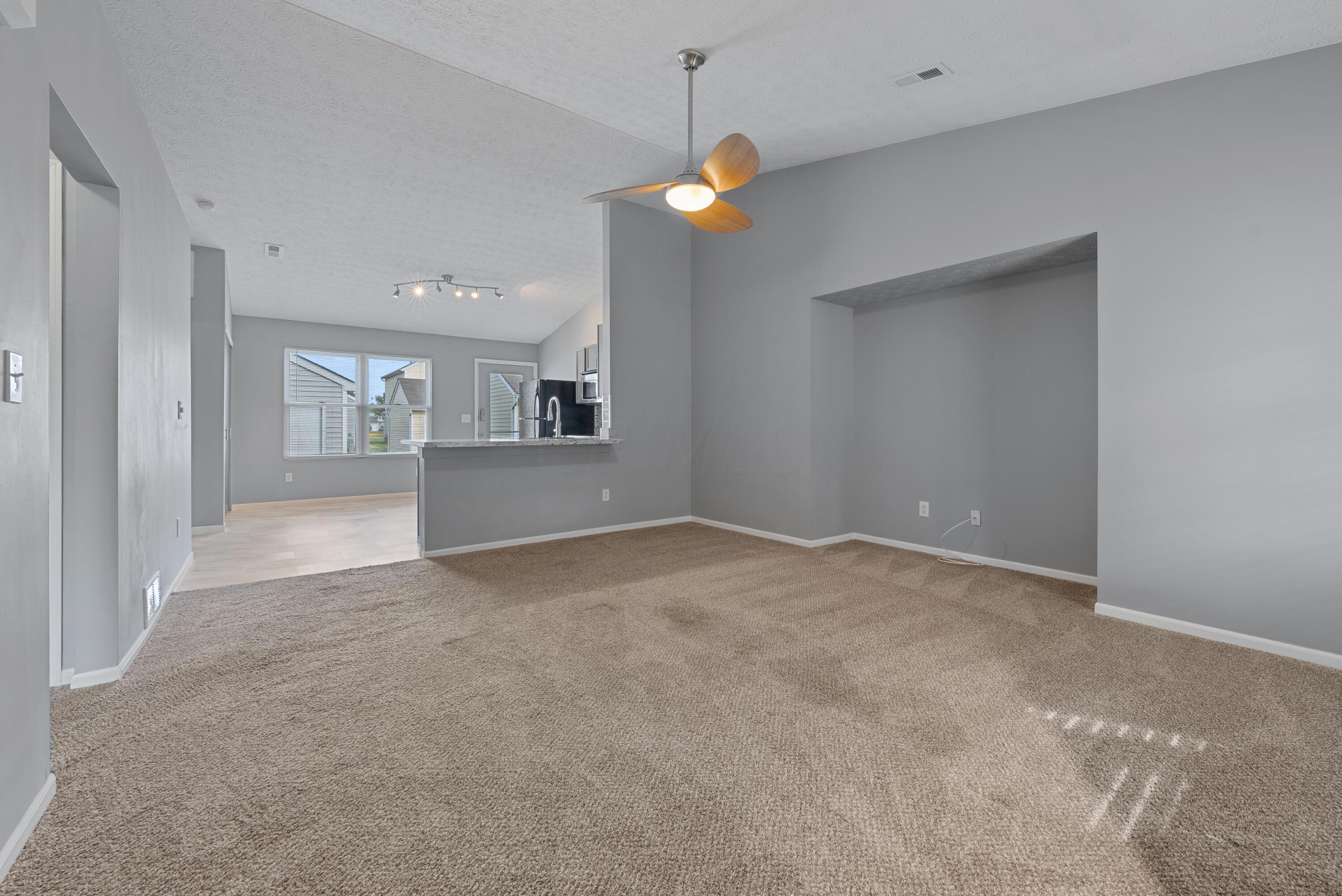 416 Rights Way Galloway, OH 43119 - Photo 5 of 31 DSC08820