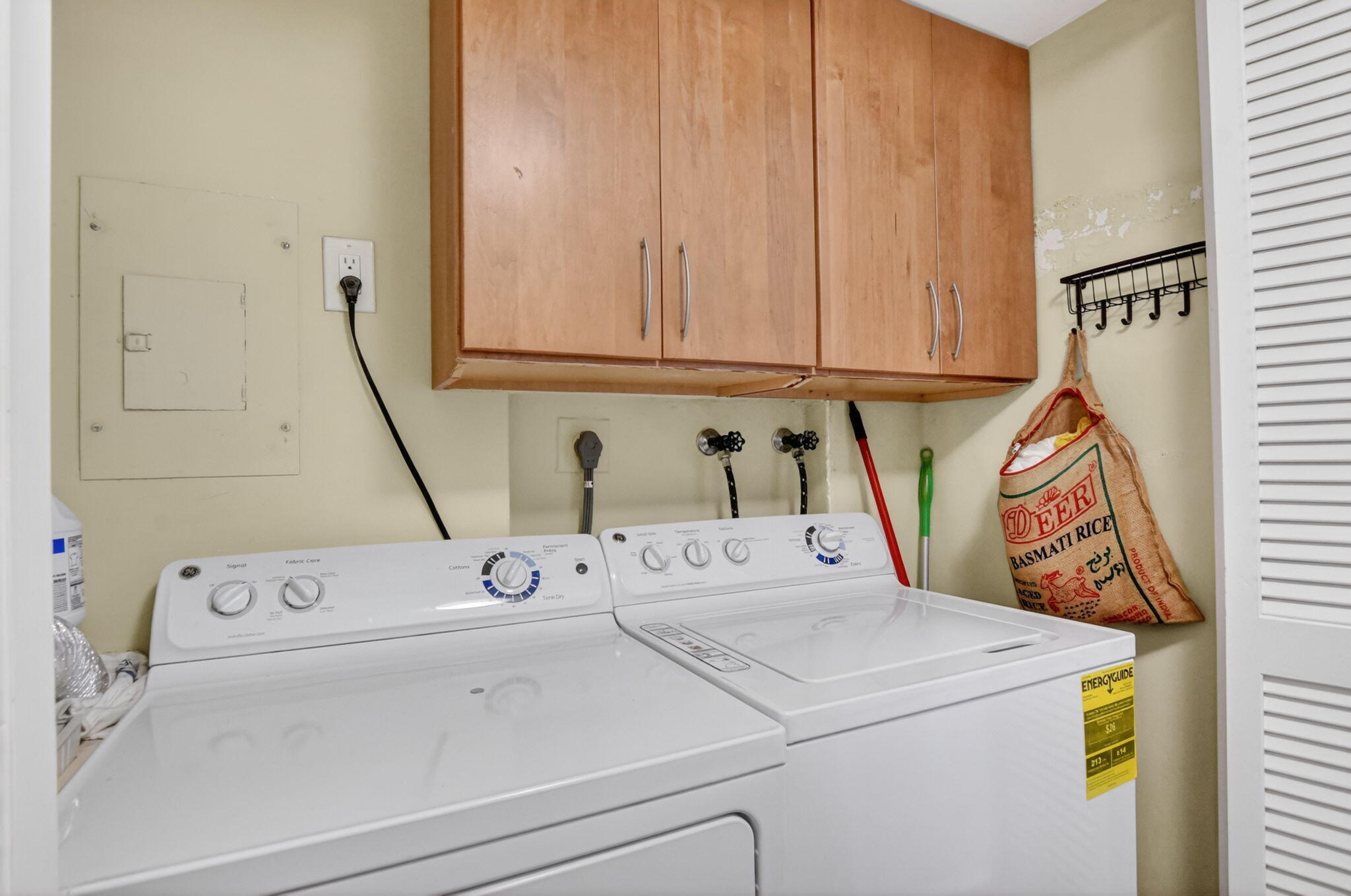 1180 South Ocean Boulevard, Unit 55 Boca Raton, FL 33432 - Photo 18 of 43 laundry