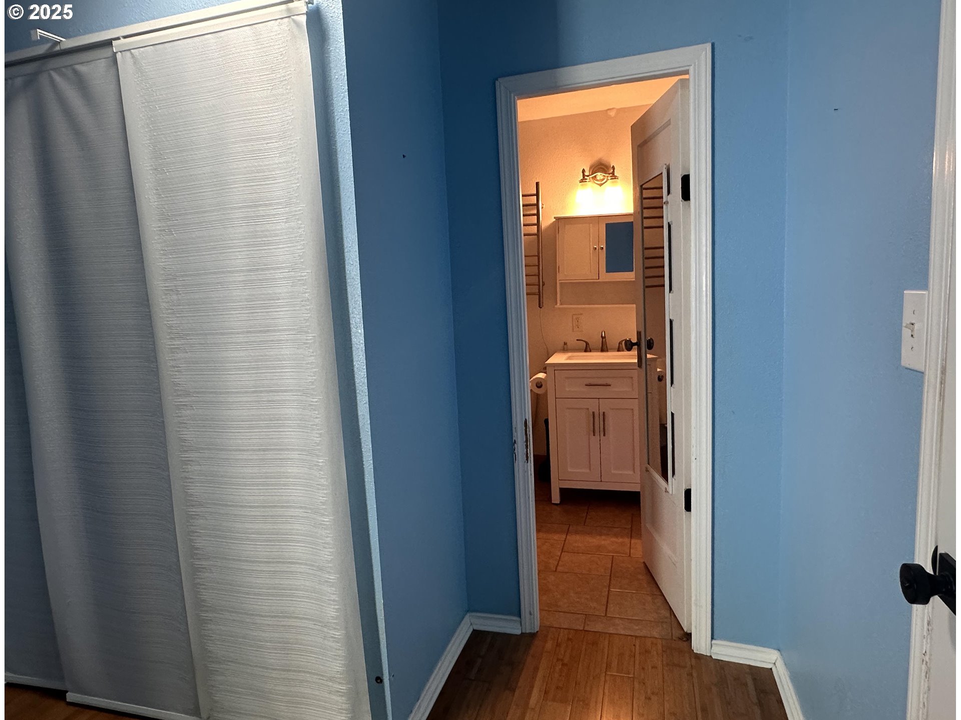 1335 7th Street Florence, OR 97439 - Photo 16 of 39 a view of a hallway with a room