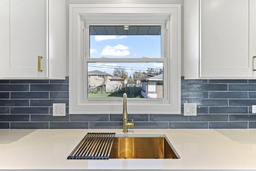 8409 Newland Avenue Burbank, IL 60459 - Photo 11 of 32