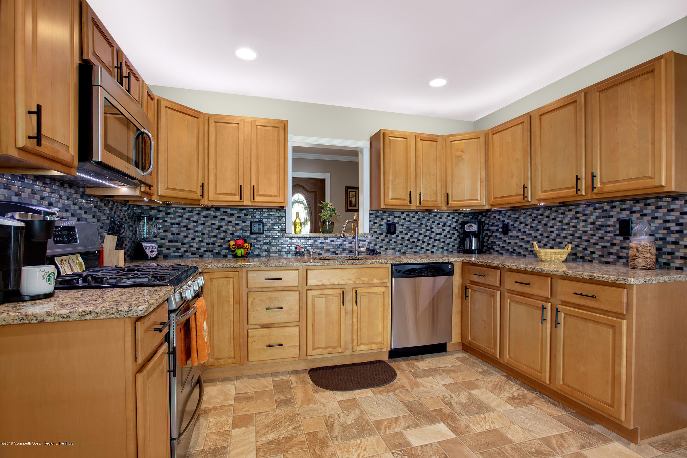 449 Lloyd Road Aberdeen, NJ 07747 - Photo 8 of 27 16